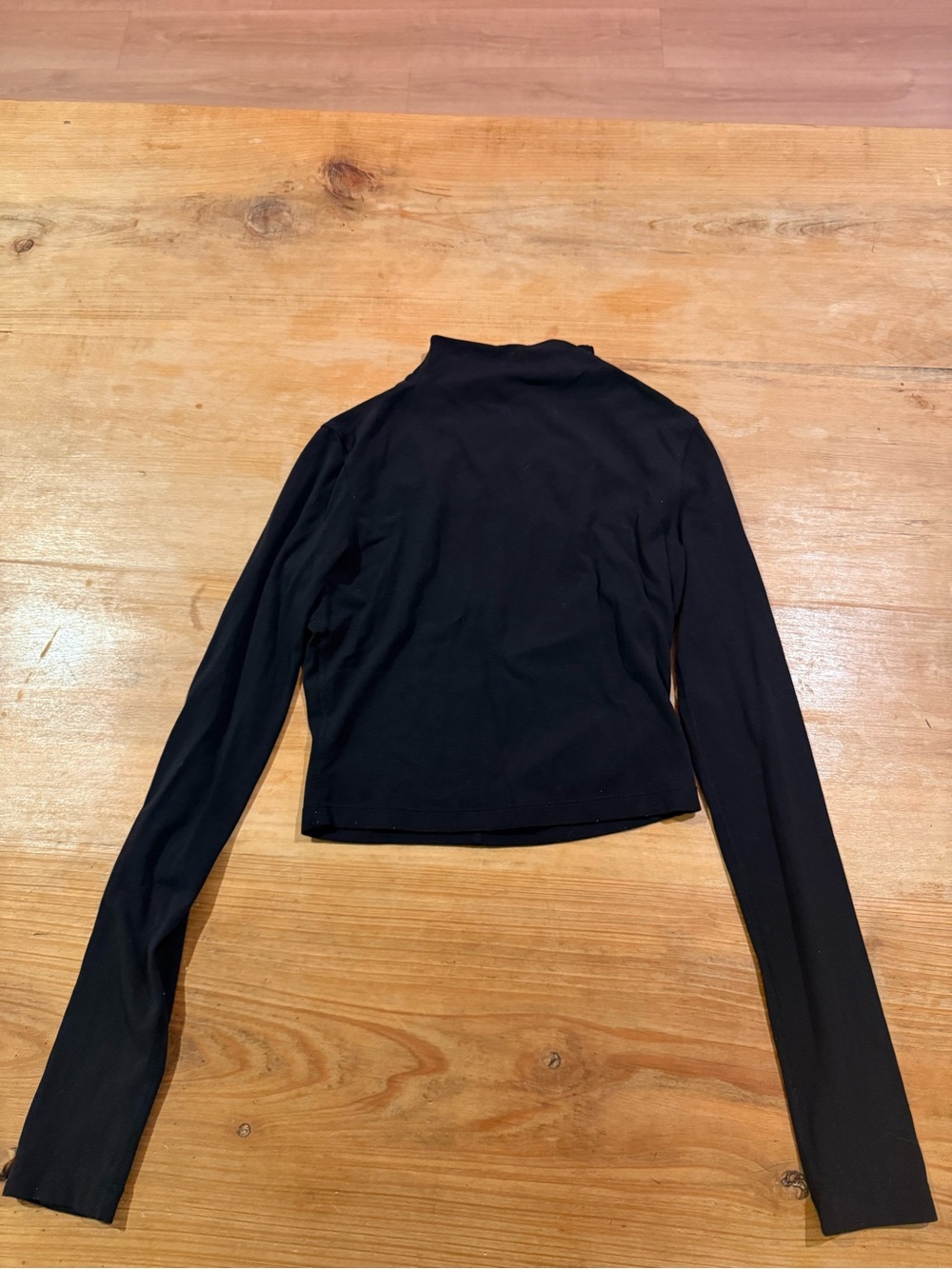 Lululemon Black Cropped Mock Neck Long Sleeve Top Size 2
